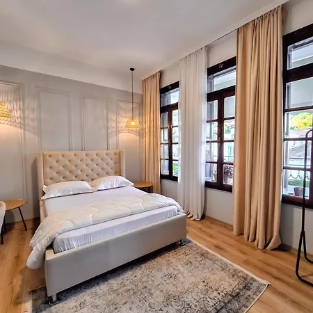 Mishel Oda ve Kahvaltı