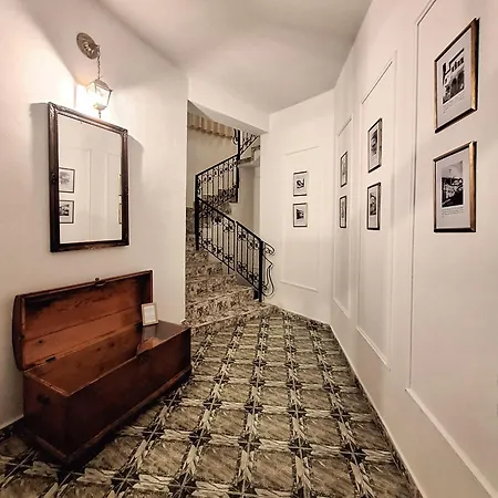 Mishel Bed & Breakfast 4*