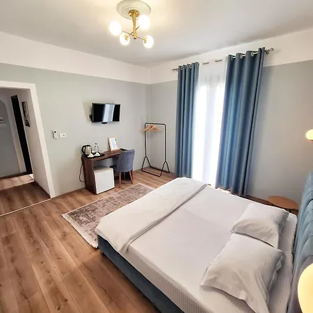 Mishel Bed & Breakfast *