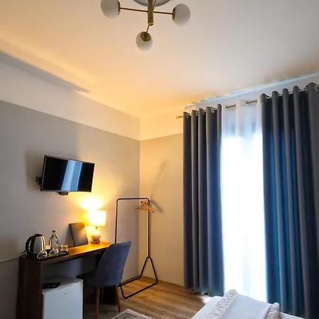 Mishel Bed & Breakfast 4*
