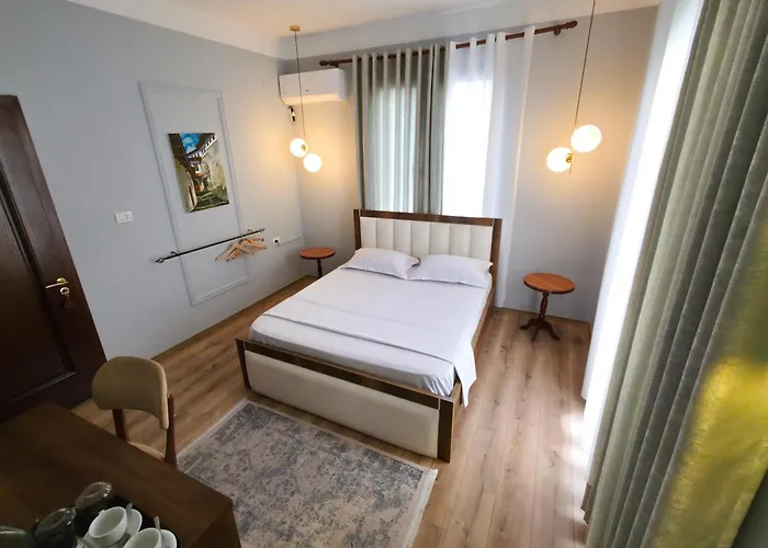 Alojamento de Acomodação e Pequeno-almoço Mishel 4*