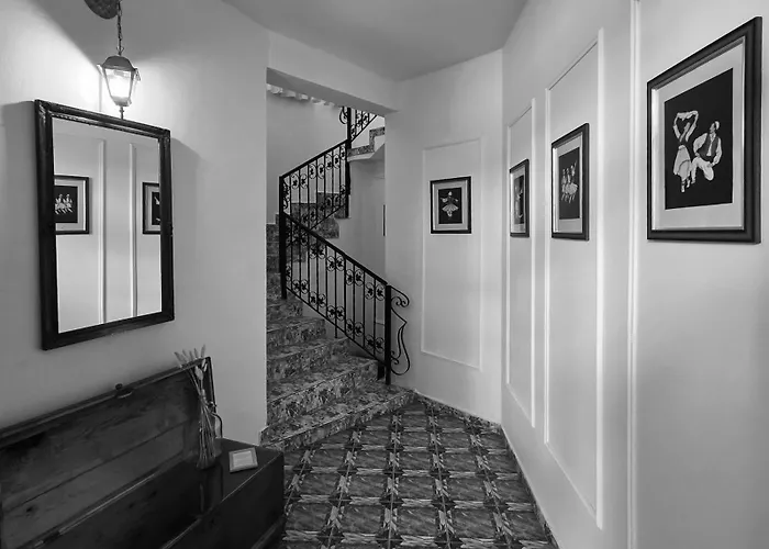 Alojamento de Acomodação e Pequeno-almoço Mishel Berati